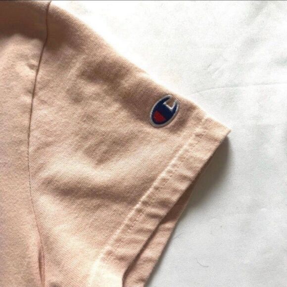 Champion crop top s/s tee T-shirt blush pink embroidered spell out Sz Medium EUC - Picture 4 of 7